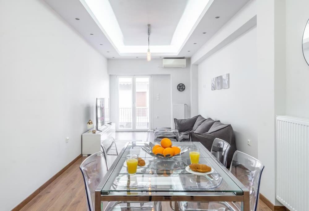 Modernised Athenian Apartment /W 2Br & 2Ba المظهر الخارجي الصورة