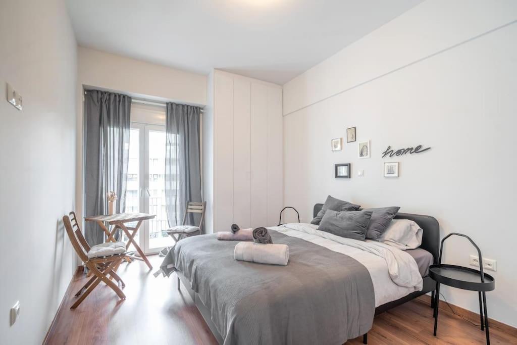 Modernised Athenian Apartment /W 2Br & 2Ba المظهر الخارجي الصورة