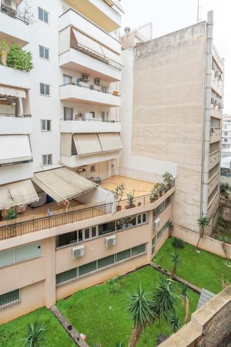 Modernised Athenian Apartment /W 2Br & 2Ba المظهر الخارجي الصورة
