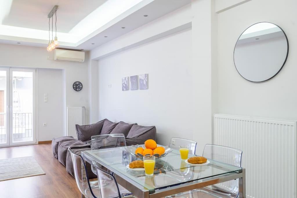 Modernised Athenian Apartment /W 2Br & 2Ba المظهر الخارجي الصورة