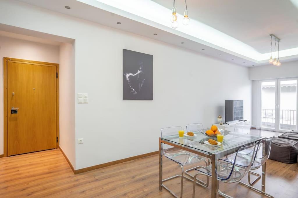Modernised Athenian Apartment /W 2Br & 2Ba المظهر الخارجي الصورة