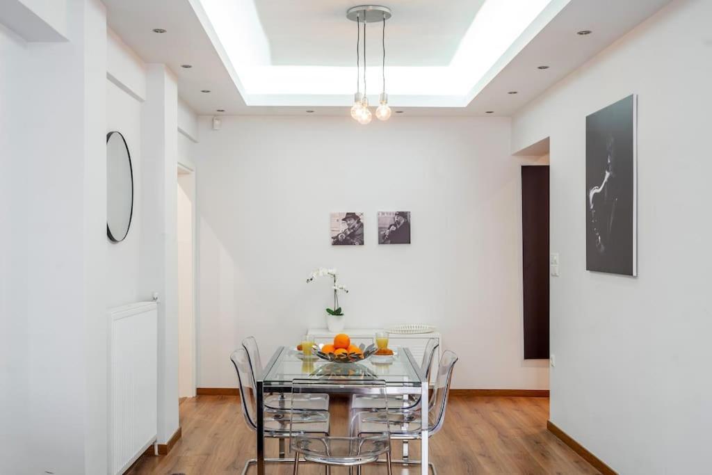 Modernised Athenian Apartment /W 2Br & 2Ba المظهر الخارجي الصورة